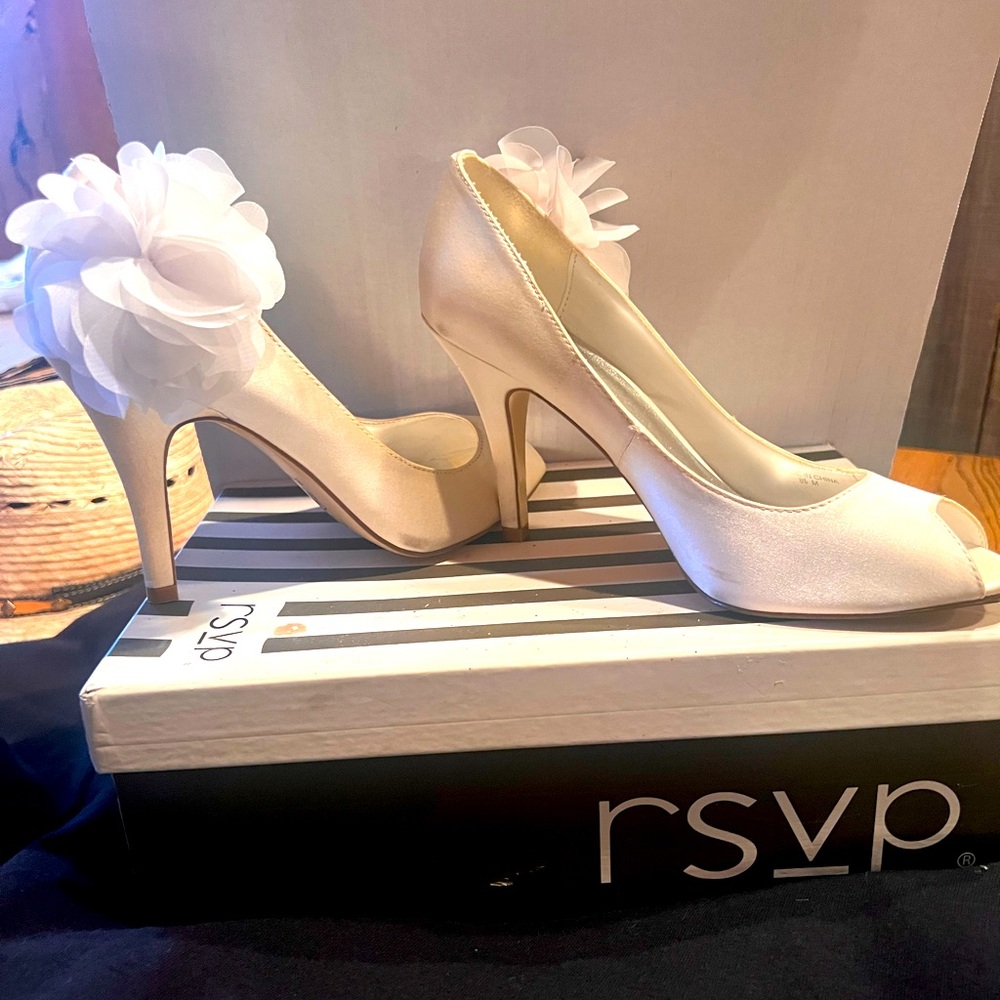 RSVP new size 8.5 offwhite Dyeable peek a boo heels, new